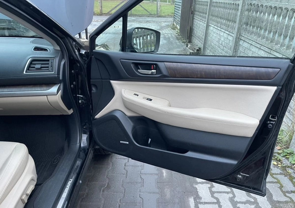 Subaru Outback cena 60900 przebieg: 51454, rok produkcji 2015 z Urzędów małe 781